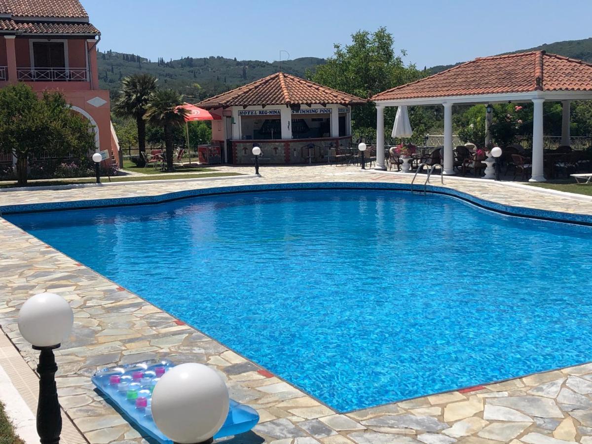 Regina Nina Hotel Vasilátika Buitenkant foto