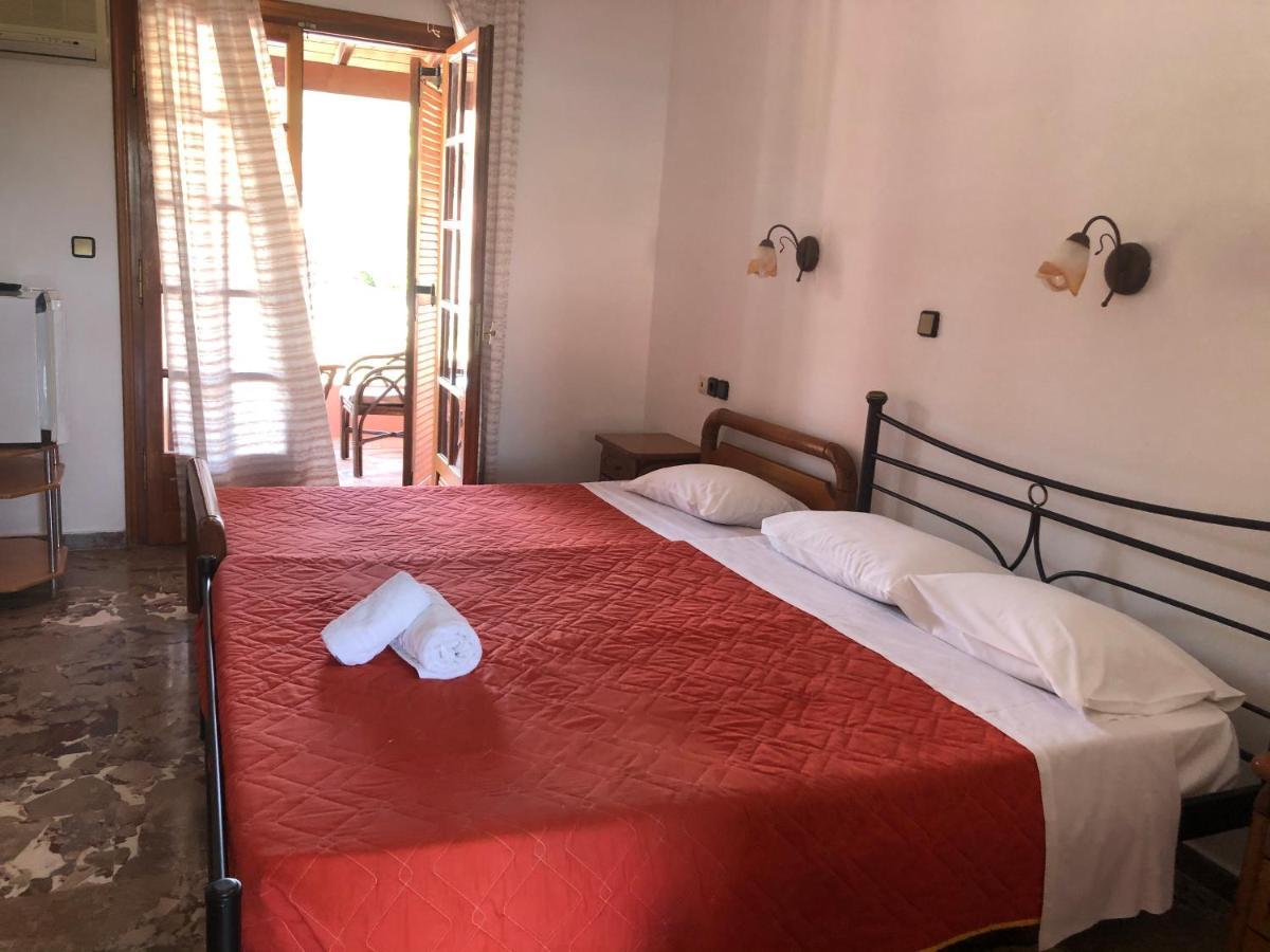 Regina Nina Hotel Vasilátika Buitenkant foto