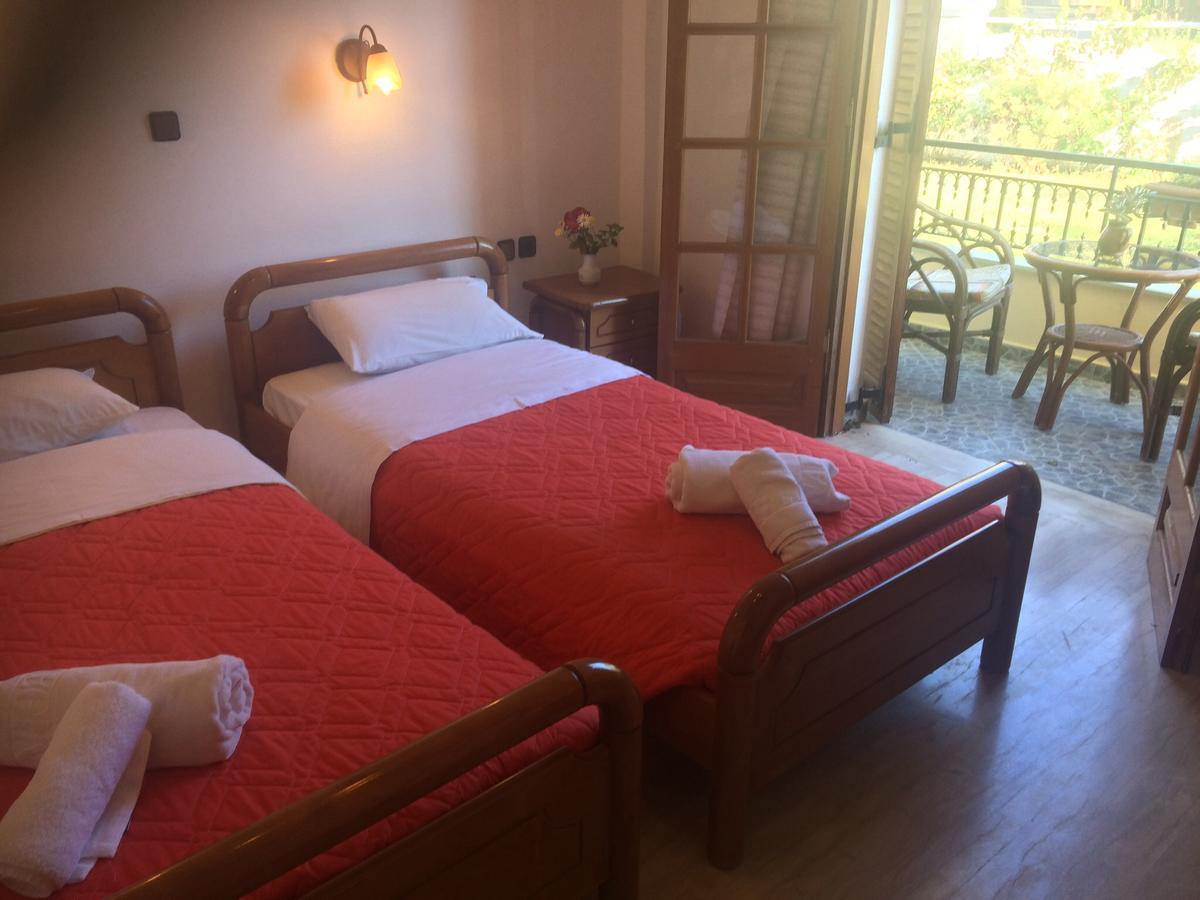 Regina Nina Hotel Vasilátika Buitenkant foto